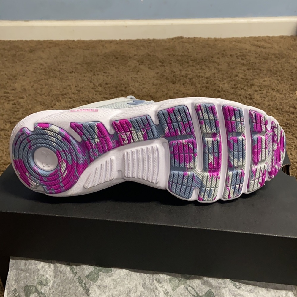 🎉 2xHP! 🎊 Charged Under Armor Size 9 Tennis/Athletic shoes. Gray/blue/pink - Picture 11 of 16
